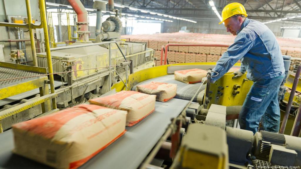 Use of hydrogen as a fuel input in the cement Industry